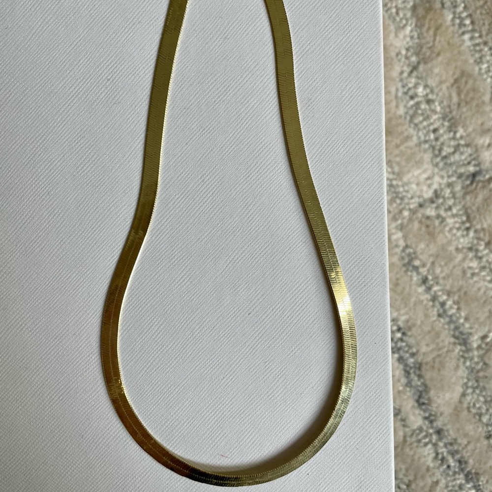 Elegant Gold Necklace